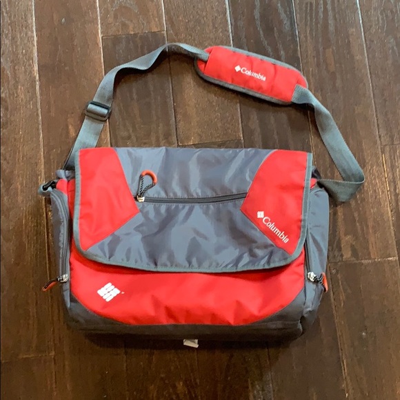Columbia Handbags - Columbia messenger diaper bag